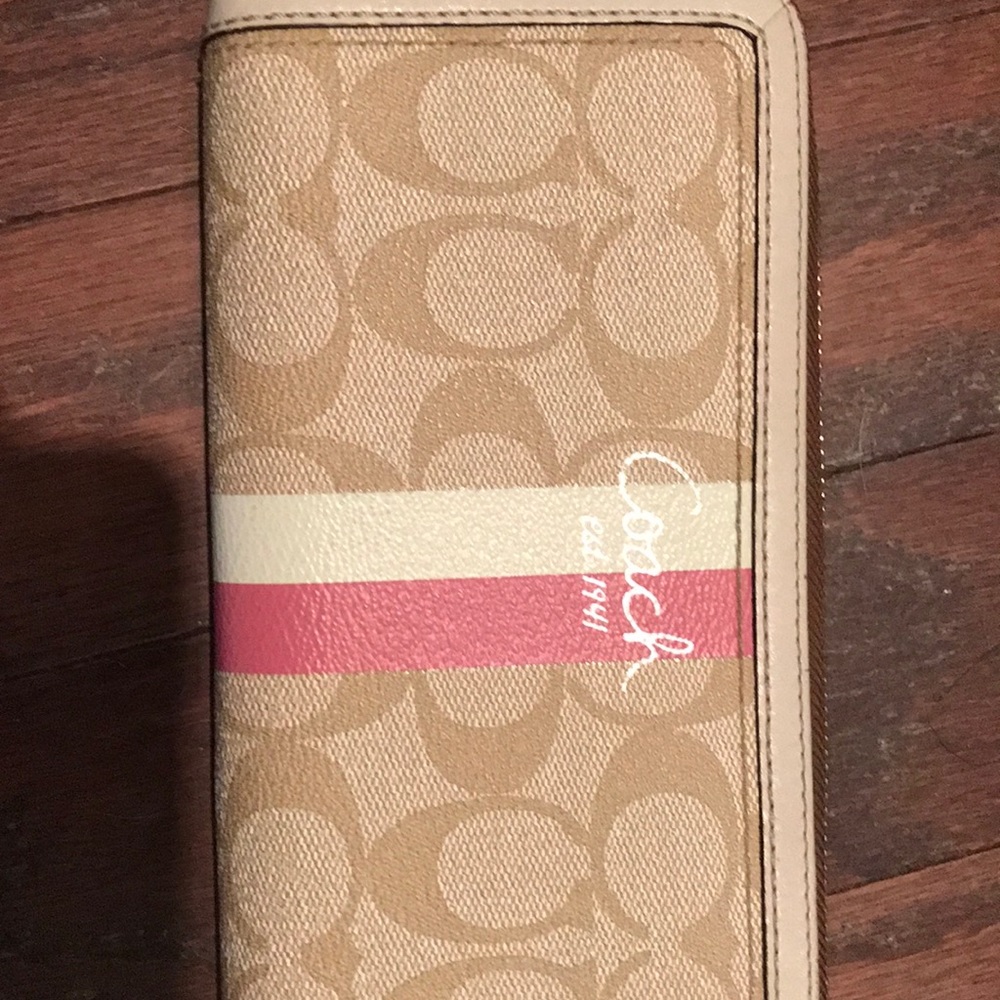 Coach Zip Up Wallet